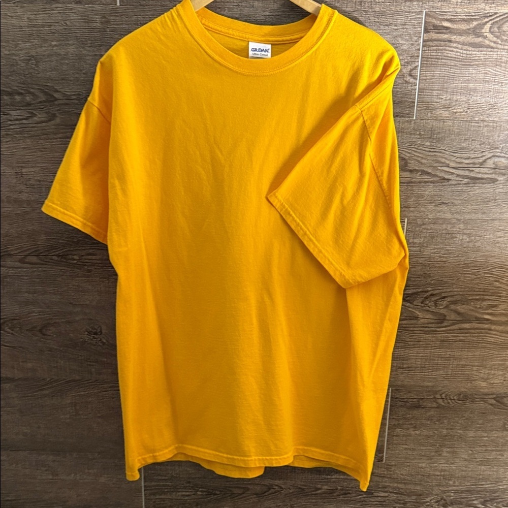 Gildan tee EUC